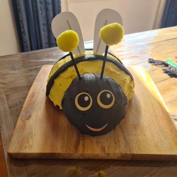 Bumble Bee Cake Decorating Set