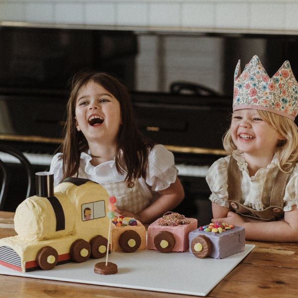 Train Cake Decorating Set