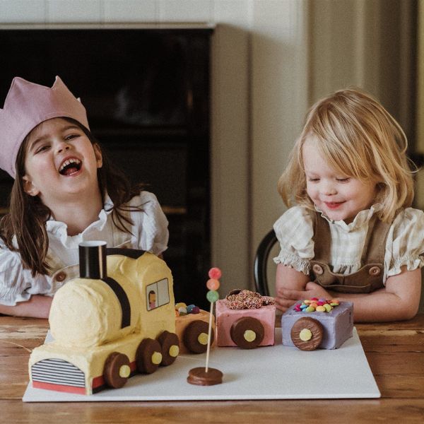 Train Cake Decorating Set