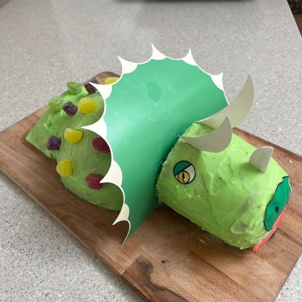Dinosaur Cake Decorating Set
